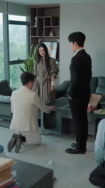 (พากย์เสียง) ความมืดใต้ดวงอาทิตย์