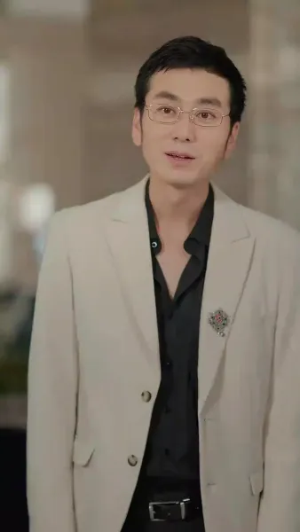 (พากย์เสียง) ความมืดใต้ดวงอาทิตย์