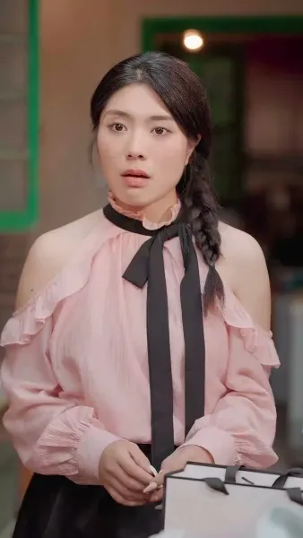 (พากย์เสียง) ความมืดใต้ดวงอาทิตย์