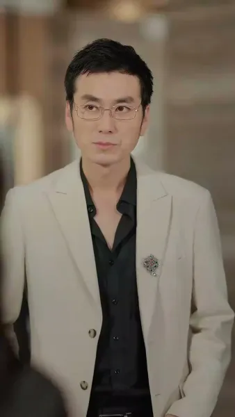 (พากย์เสียง) ความมืดใต้ดวงอาทิตย์