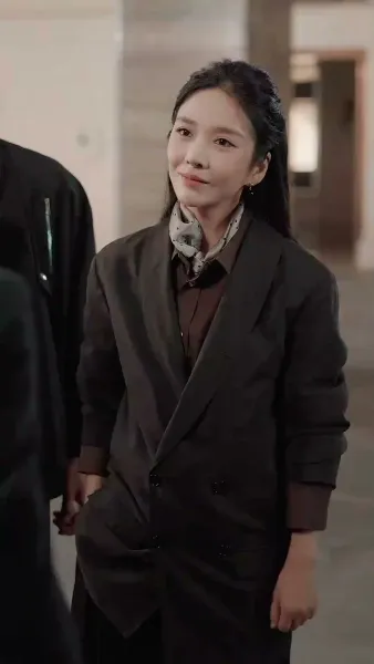 (พากย์เสียง) ความมืดใต้ดวงอาทิตย์