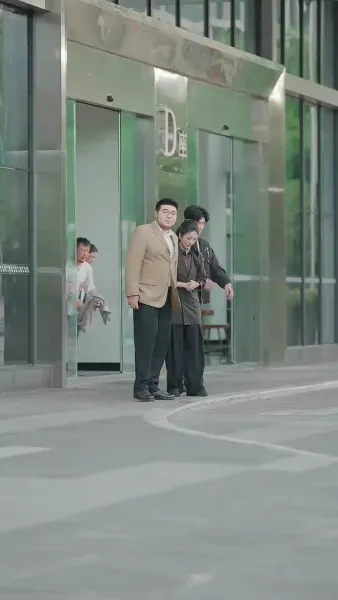 (พากย์เสียง) ความมืดใต้ดวงอาทิตย์