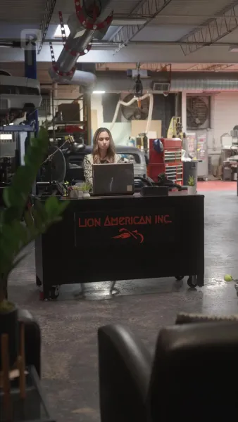 การยับยั้งสิงโต: คนร่ำรวยบนจักรยาน