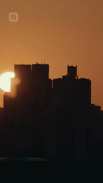 ทำลายกำแพงน้ำแข็ง