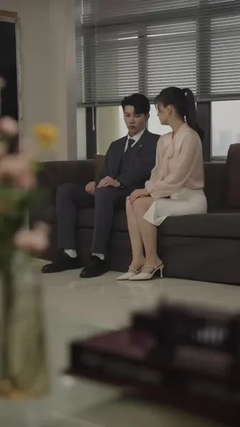 เด็กน้อยที่น่ารัก: แม่ของเธอสวยและสปอร์ต