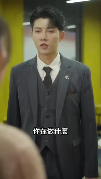 เด็กน้อยที่น่ารัก: แม่ของเธอสวยและสปอร์ต