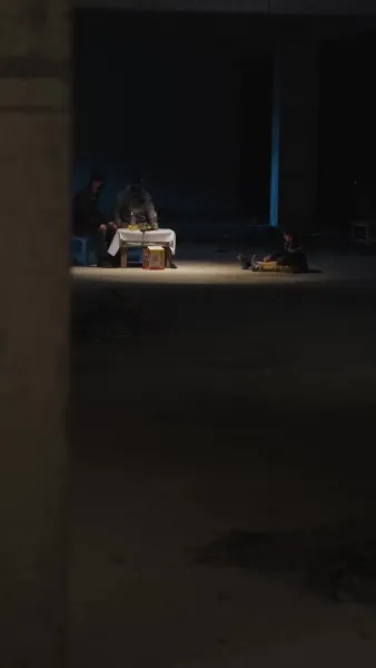 เด็กน้อยที่น่ารัก: แม่ของเธอสวยและสปอร์ต