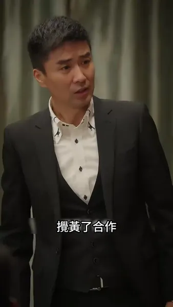 เด็กน้อยที่น่ารัก: แม่ของเธอสวยและสปอร์ต