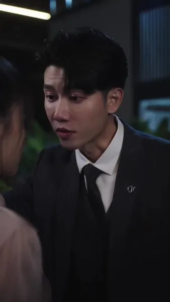 เด็กน้อยที่น่ารัก: แม่ของเธอสวยและสปอร์ต