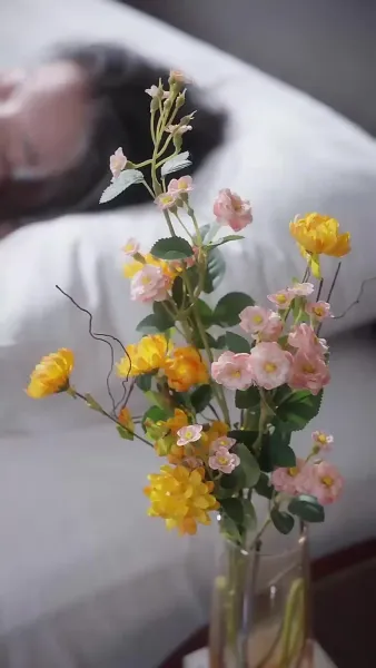 เด็กน้อยที่น่ารัก: แม่ของเธอสวยและสปอร์ต