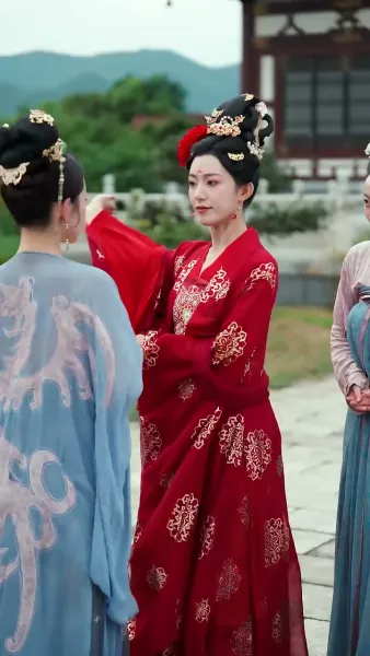 สนมปีศาจสยบ