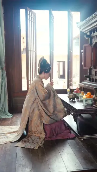 สนมปีศาจสยบ