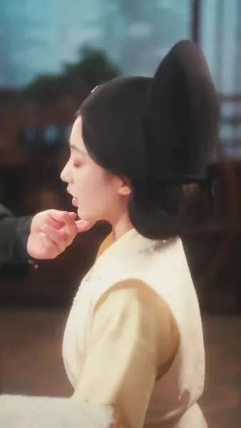 สนมปีศาจสยบ