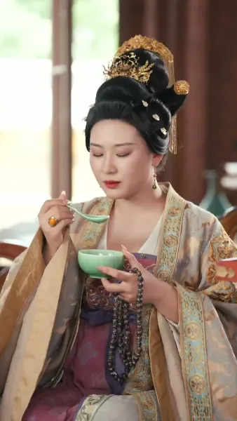 สนมปีศาจสยบ