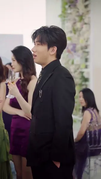 กุหลาบนำโชค