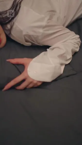 ยั่วยวนให้จูบแอบ