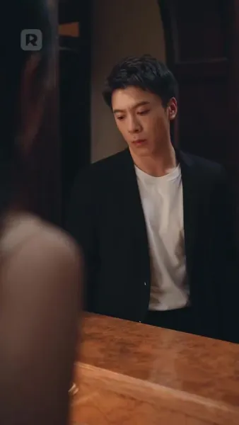 ยั่วยวนให้จูบแอบ