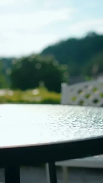 ยั่วยวนให้จูบแอบ