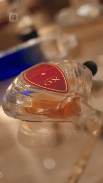 ยั่วยวนให้จูบแอบ