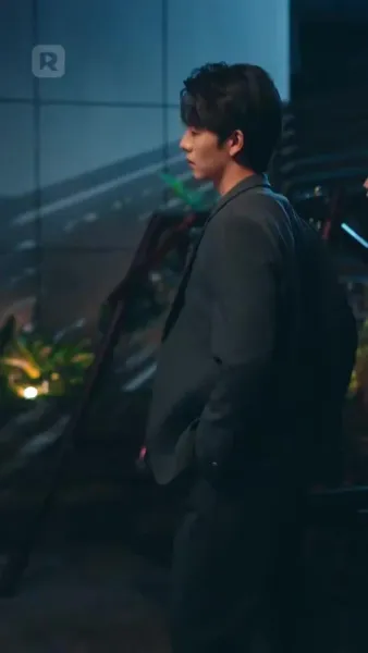 ยั่วยวนให้จูบแอบ