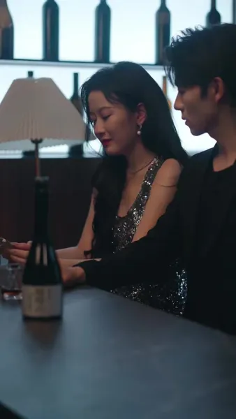 ยั่วยวนให้จูบแอบ