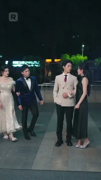 ยั่วยวนให้จูบแอบ