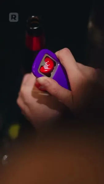 ยั่วยวนให้จูบแอบ