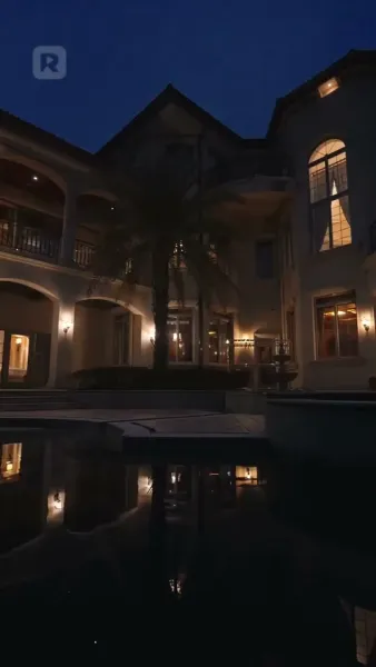 ยั่วยวนให้จูบแอบ