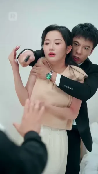 ยั่วยวนให้จูบแอบ