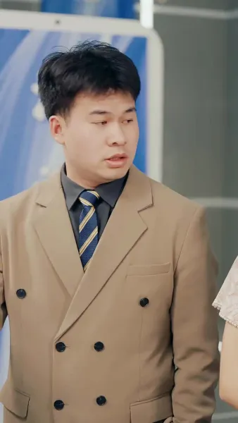 เสแสร้งแกล้งไม่รัก