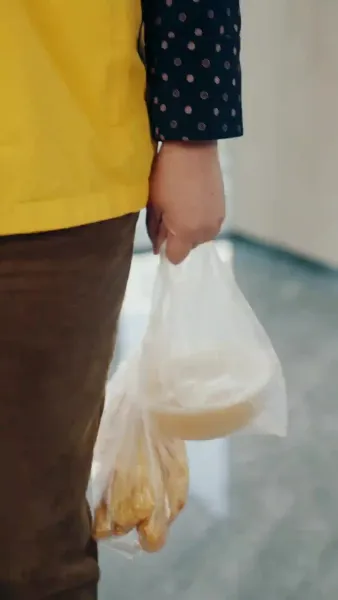 เสแสร้งแกล้งไม่รัก