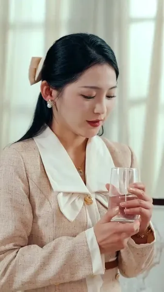 เสแสร้งแกล้งไม่รัก