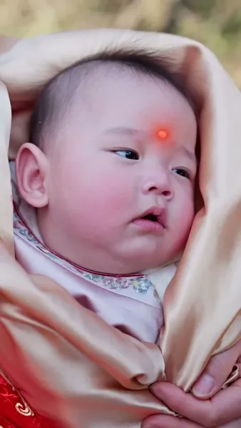 เด็กนำโชคจากฟ้า ครอบครัวเฮงทั้งบ้าน