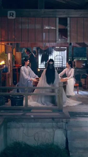 ความรักเบ่งบานท่ามกลางอำนาจ