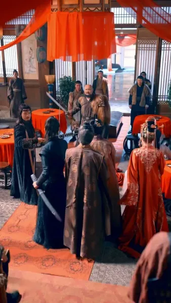 ความรักเบ่งบานท่ามกลางอำนาจ