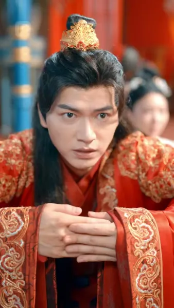 ความรักเบ่งบานท่ามกลางอำนาจ