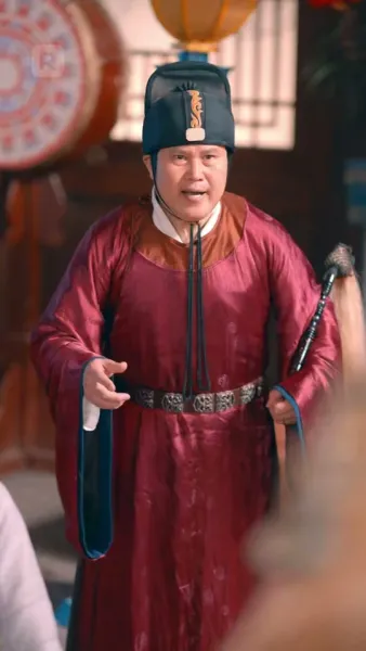 ความรักเบ่งบานท่ามกลางอำนาจ