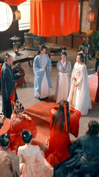 ความรักเบ่งบานท่ามกลางอำนาจ