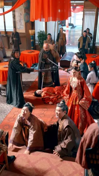 ความรักเบ่งบานท่ามกลางอำนาจ