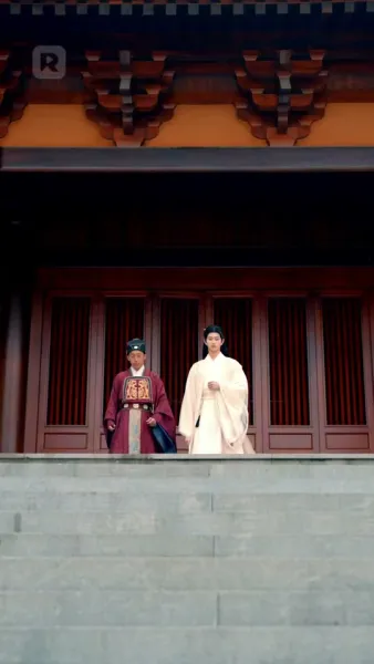 ความรักเบ่งบานท่ามกลางอำนาจ