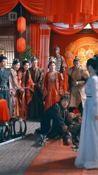 ความรักเบ่งบานท่ามกลางอำนาจ