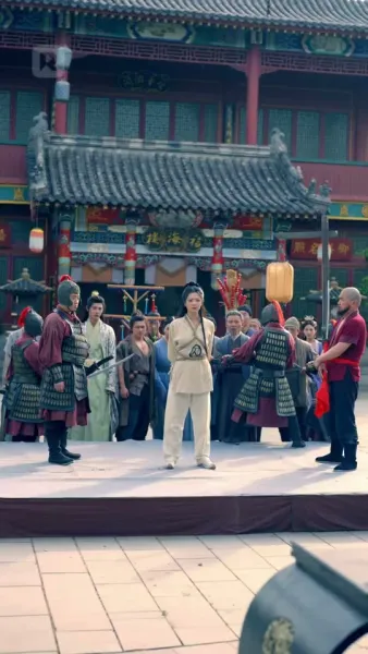 ความรักเบ่งบานท่ามกลางอำนาจ