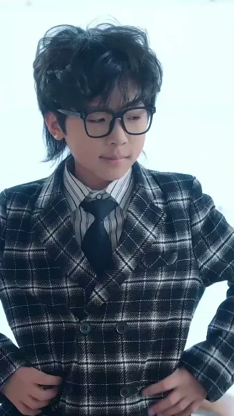 ความรักเริ่มต้นจากลูกแฝด（ฉบับพากย์ ）