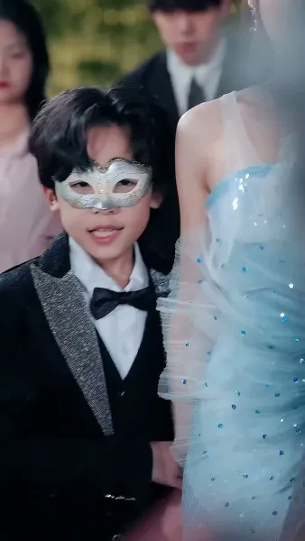 ความรักเริ่มต้นจากลูกแฝด（ฉบับพากย์ ）