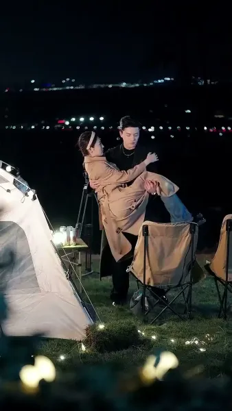 ความรักเริ่มต้นจากลูกแฝด（ฉบับพากย์ ）