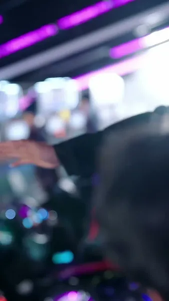 ความรักเริ่มต้นจากลูกแฝด（ฉบับพากย์ ）