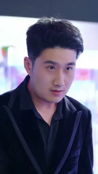 ความรักเริ่มต้นจากลูกแฝด（ฉบับพากย์ ）