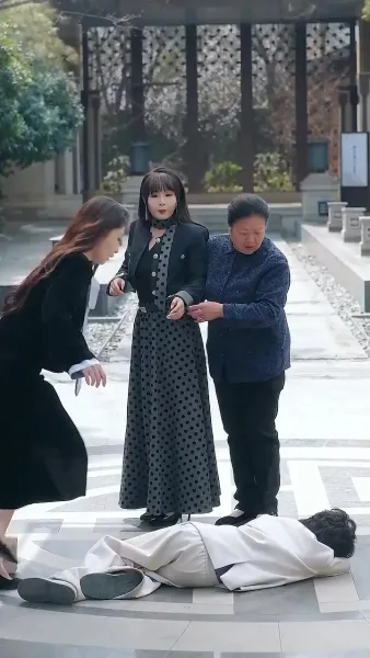 ความรักเริ่มต้นจากลูกแฝด（ฉบับพากย์ ）