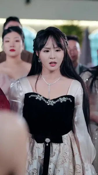 ความรักเริ่มต้นจากลูกแฝด（ฉบับพากย์ ）