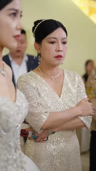 ฟ้ากว้างดินใหญ่ไม่เท่าแม่